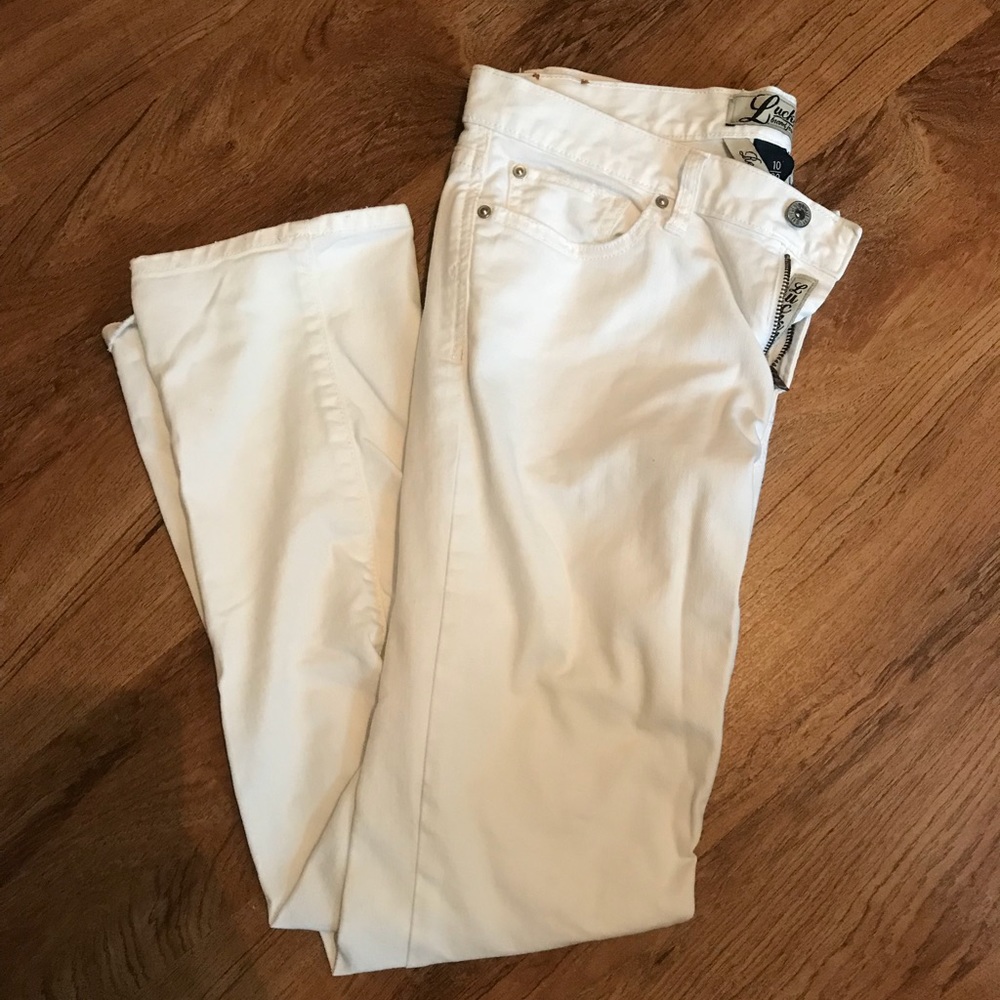 🌻White Lucky Brand Straight Jeans🌻